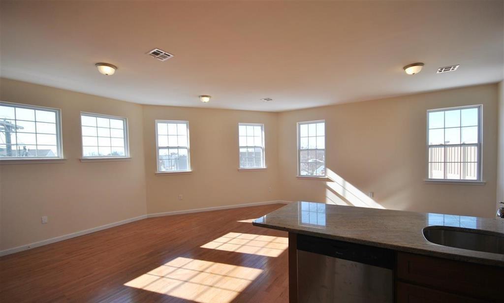 /static/images/house/6309/101da122cf2ecc788ae31c3299d58350.jpg
